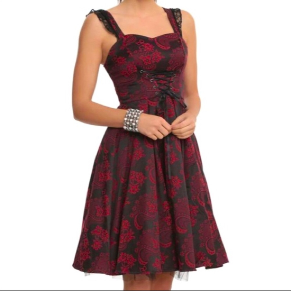 Queen of hearts! Red and black H&R dress! - Picture 1 of 12